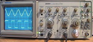 Oscilloscope_sine_square